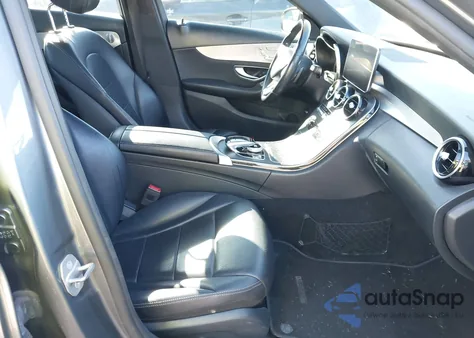 2018 Mercedes-Benz C 300 из США, поврежденный, VIN 55SWF4JB6JU281805